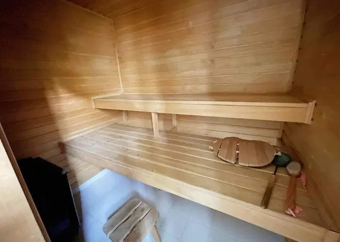 Spacious In Center Apartment Reval